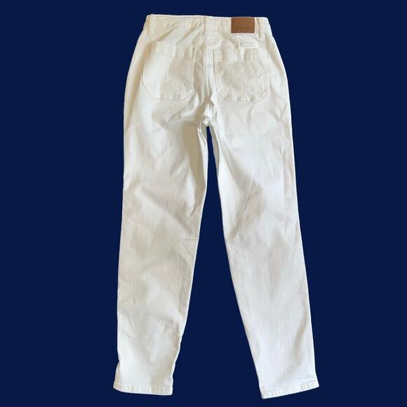 Judy Blue Relaxed Fit High Rise Cargo Style White Jeans 30” Inseam Size 5/27 - Picture 2 of 10